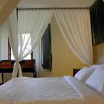 Mom\'S Corner